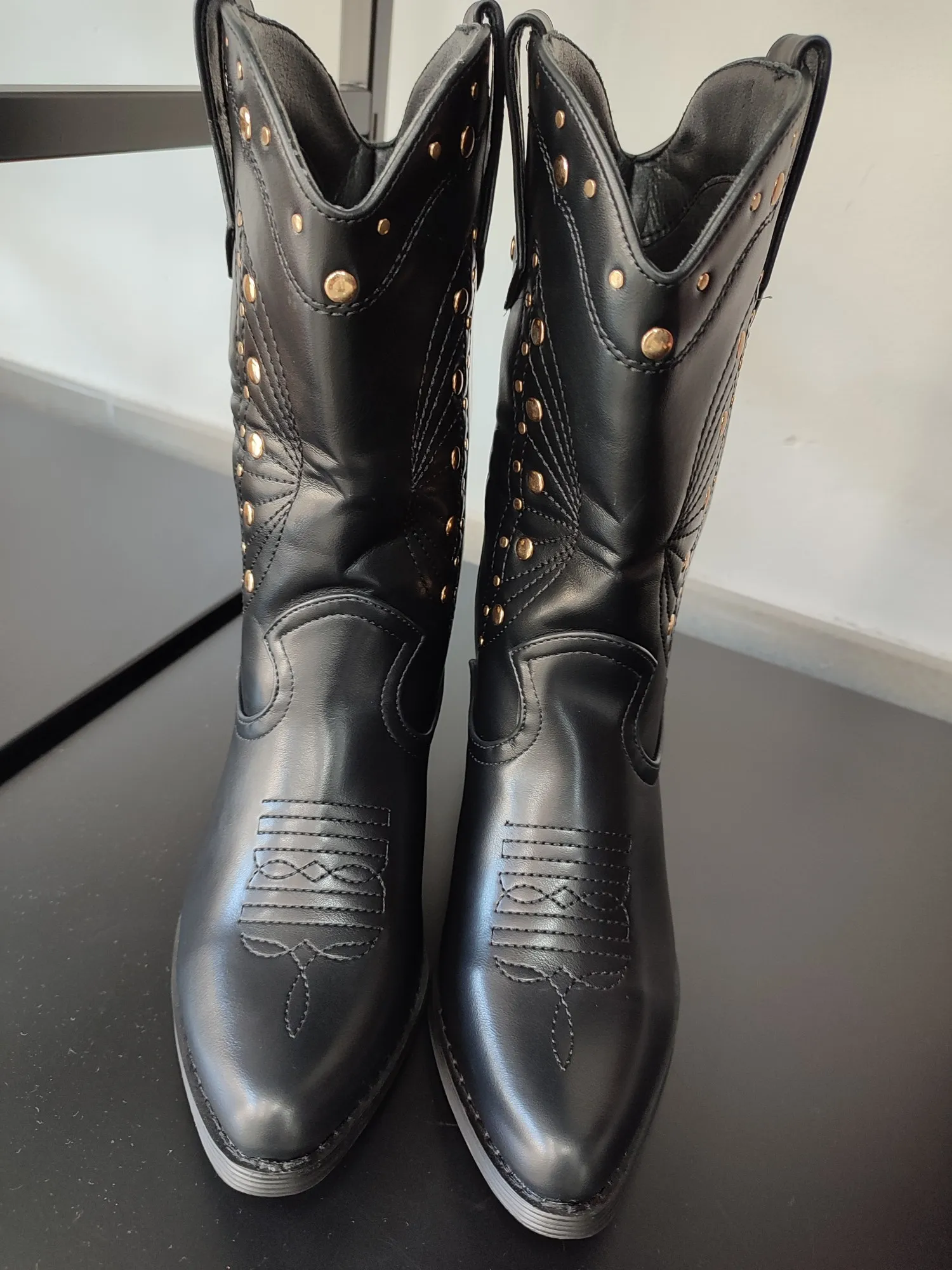 Bota Tachuelas
