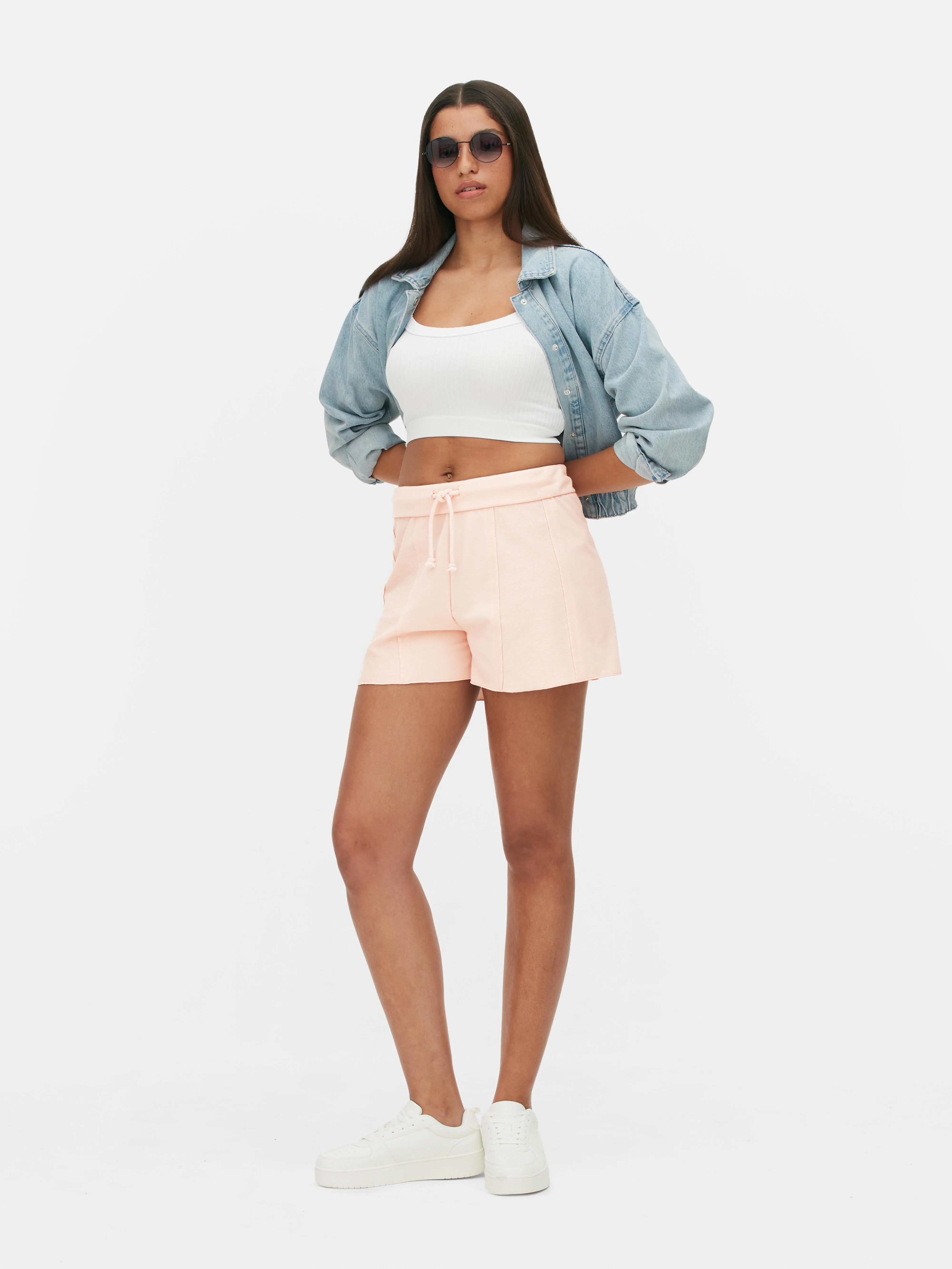 Pantalones cortos con costuras vistas