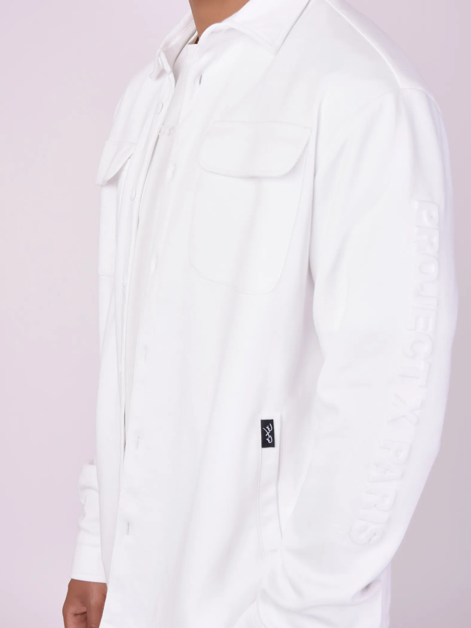 Sobrecamisa básica en relieve